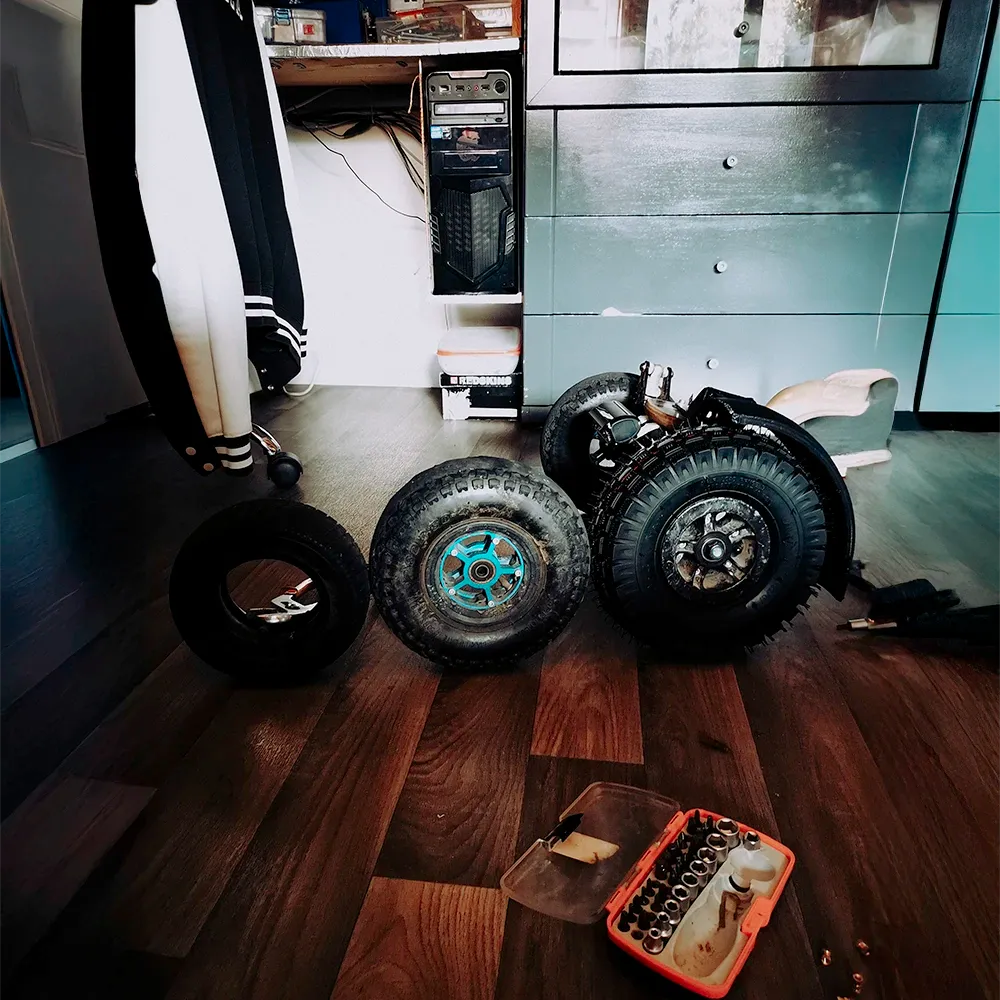 Évolution progressive design roues avant Sternboard histoire développement skateboard électrique innovation technique bureau